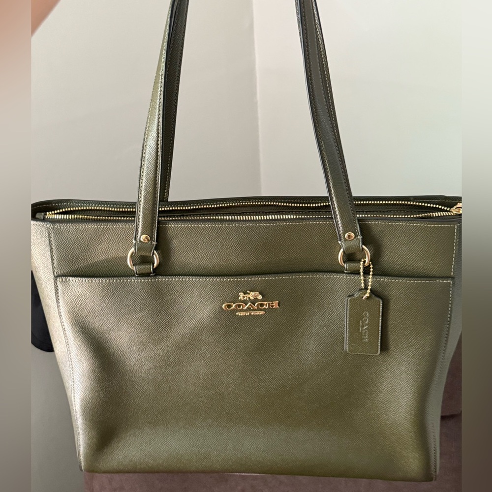 Coach Addison Leather Tote Bag
